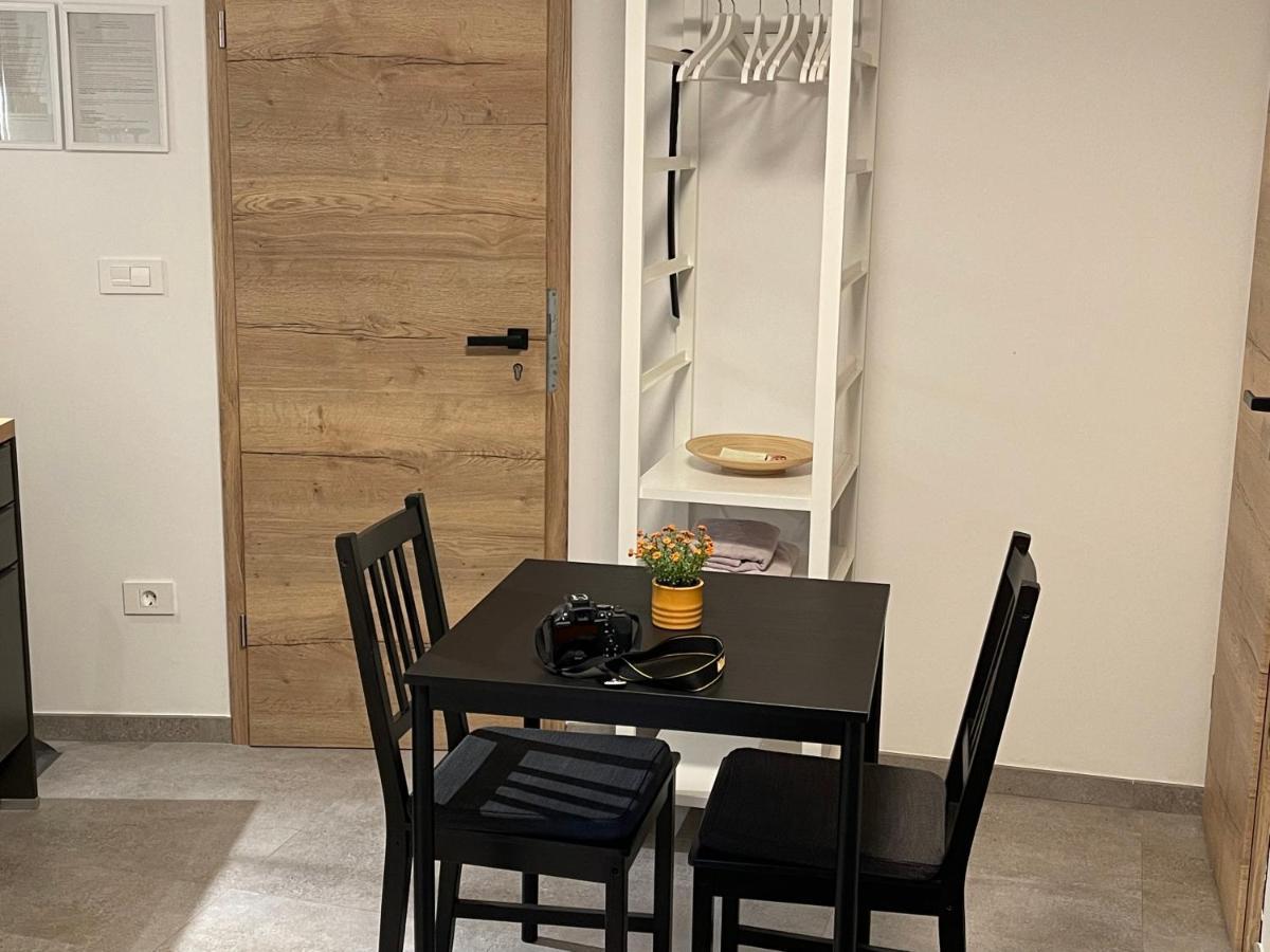 Apartments Piranom מראה חיצוני תמונה